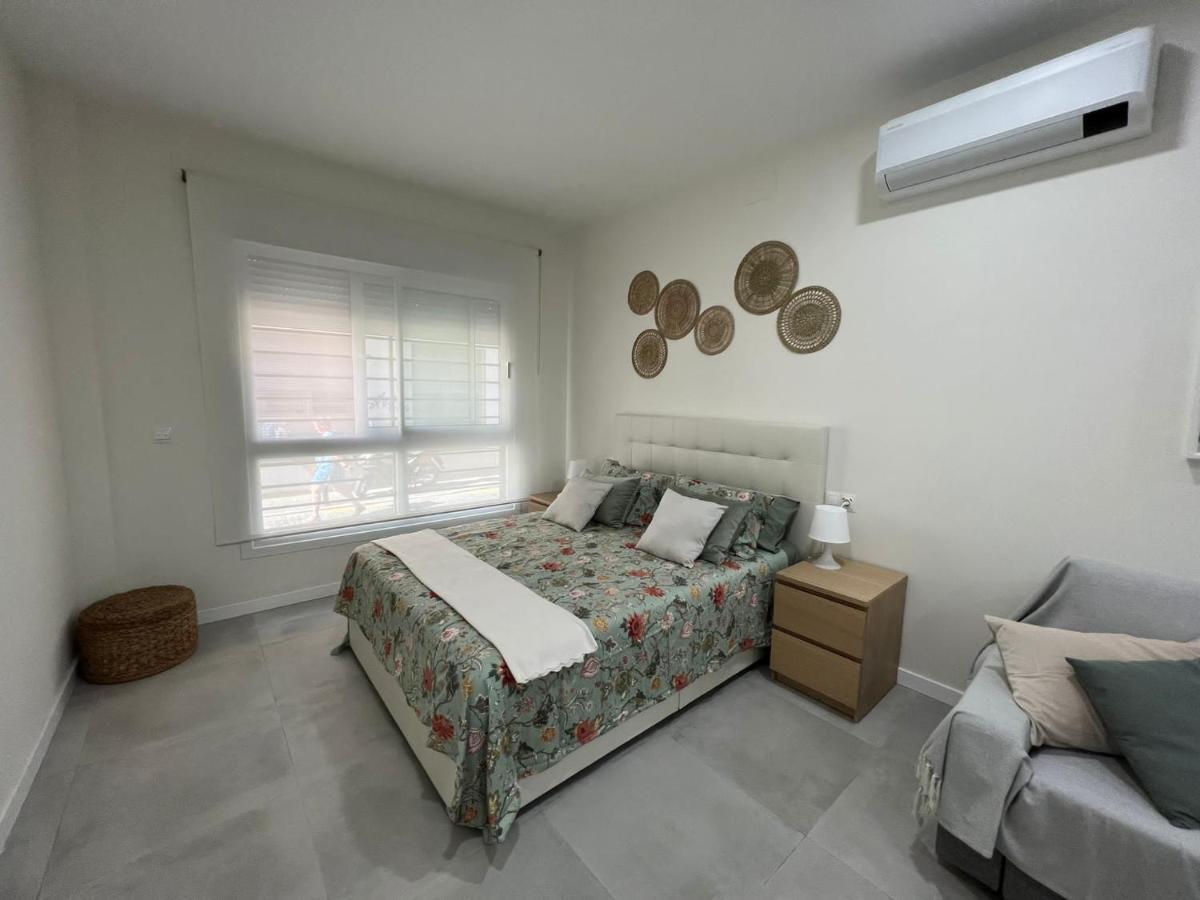 Centro Estudio Trinidad Malaga 3 Экстерьер фото