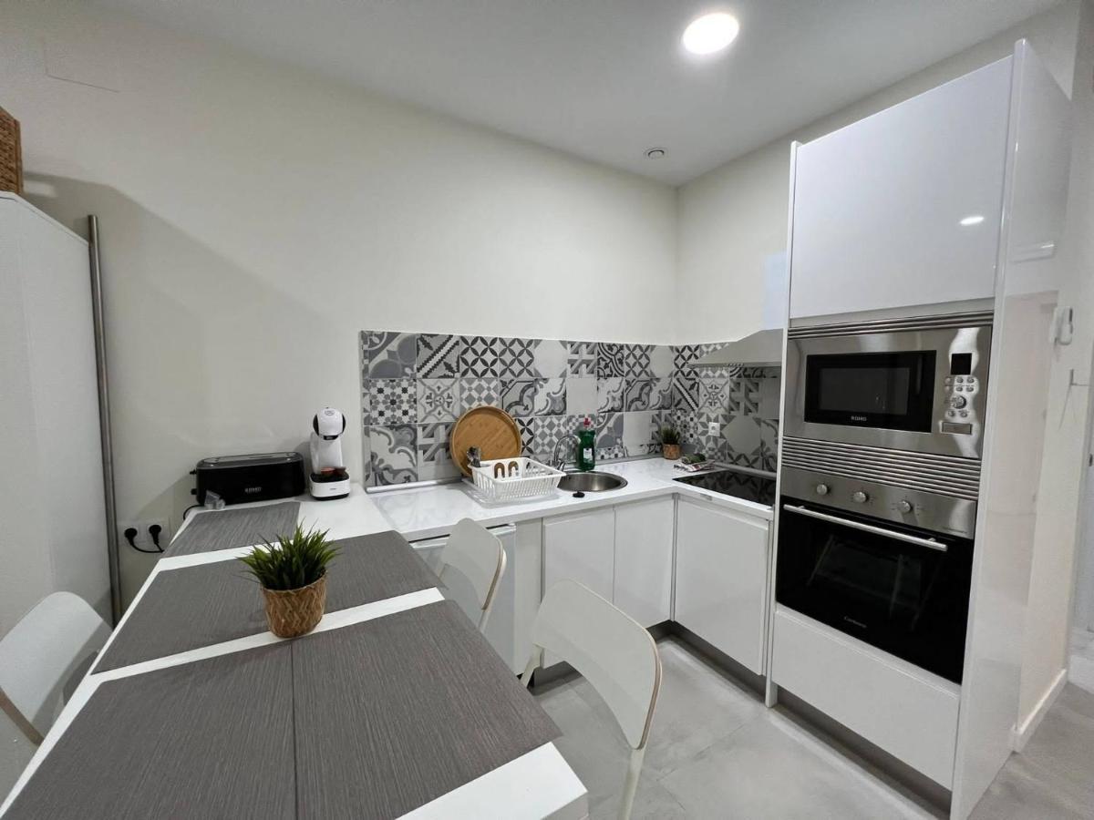 Centro Estudio Trinidad Malaga 3 Экстерьер фото