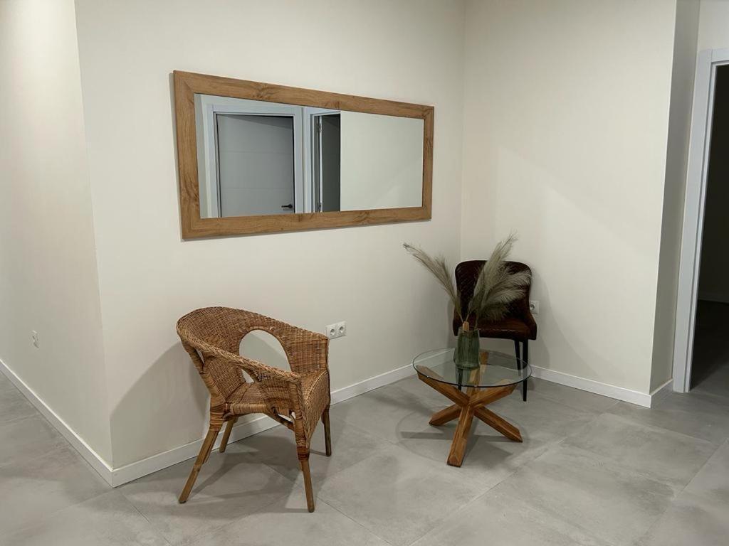 Centro Estudio Trinidad Malaga 3 Экстерьер фото