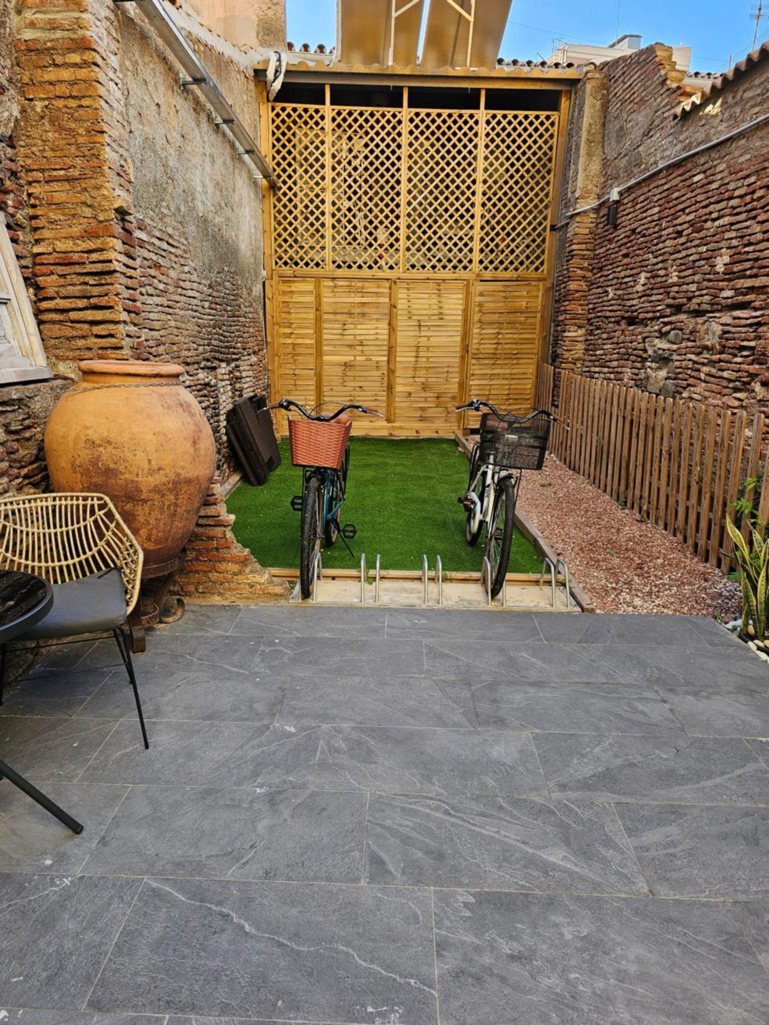 Centro Estudio Trinidad Malaga 3 Экстерьер фото