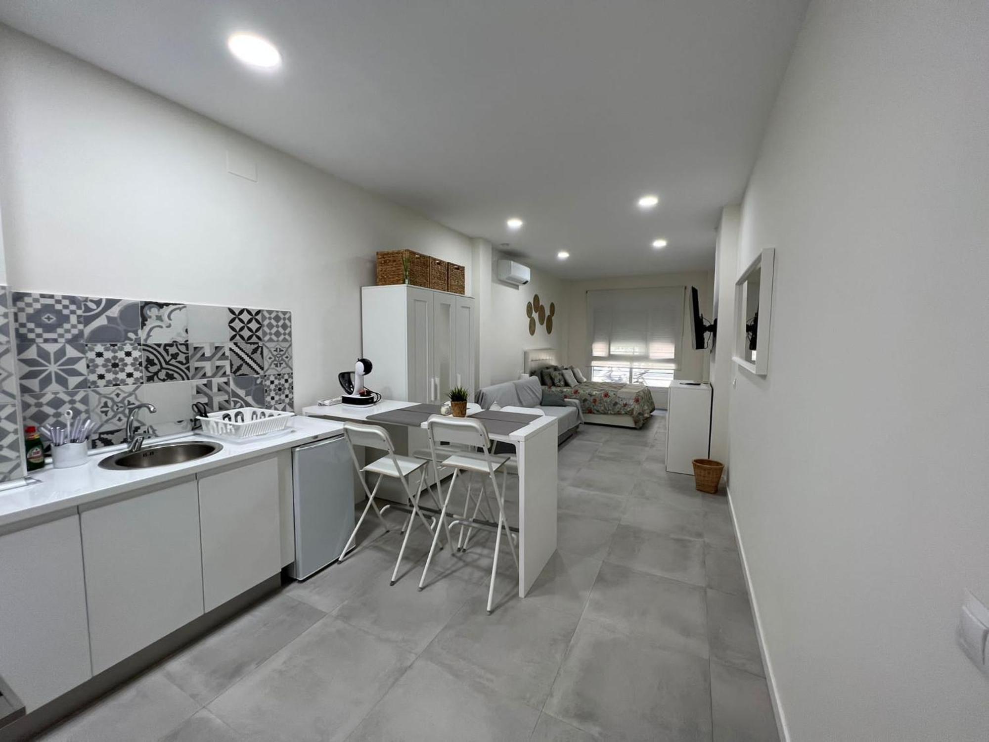 Centro Estudio Trinidad Malaga 3 Экстерьер фото
